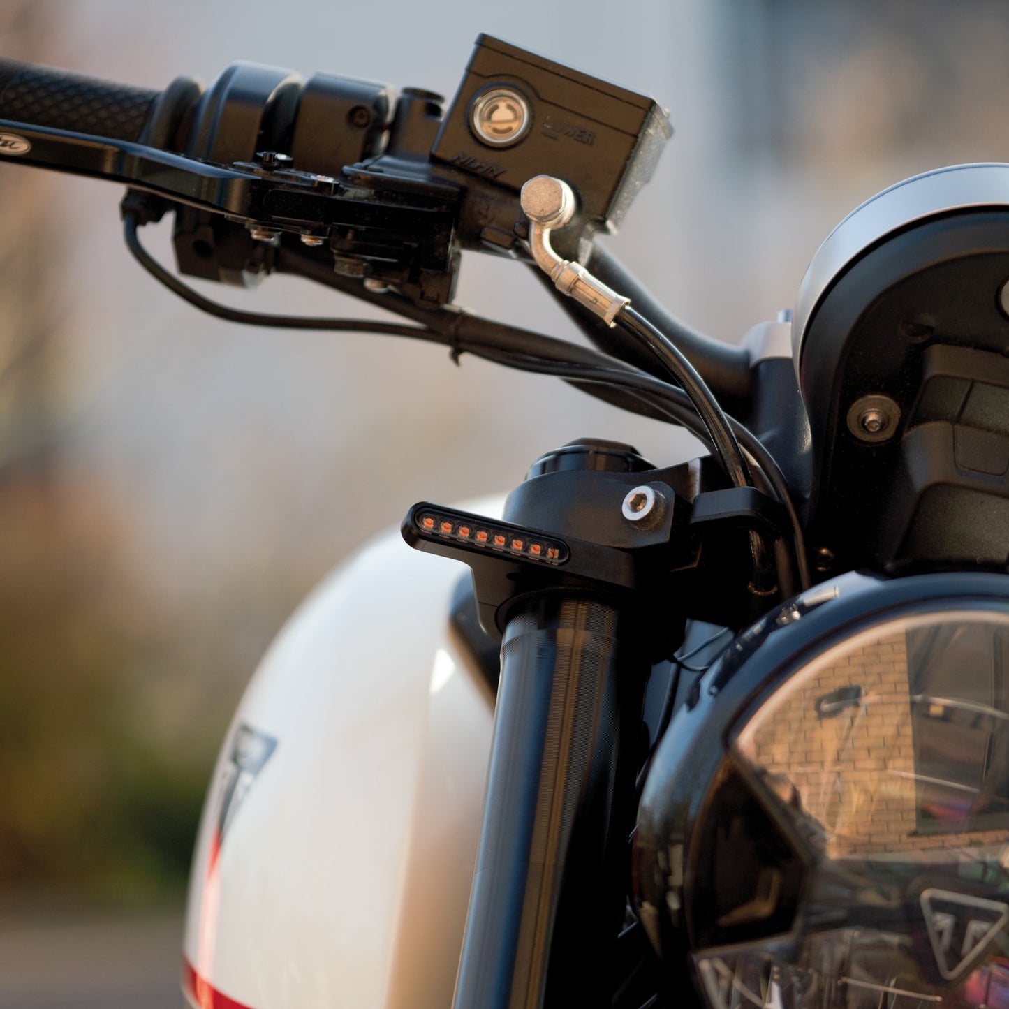 Oxford DarkTurner - Sequential Fork Mounted Indicators